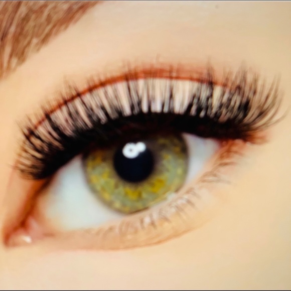 MAGNETIC W/EYELINER 3D MINK EYELASHES SET OF 5 - Picture 4 of 5